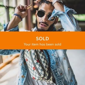 🚫SOLD!🚫Golden Skull Pin Denim Jacket M